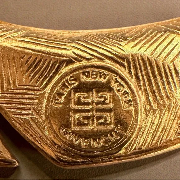 Vintage GIVENCHY Paris Luxury Designer Elegant Gold Tone Feather Choker Necklace - Picture 5 of 7